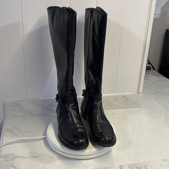 Pre-loved Size 9 Stuart Weitzman Riding Boots - Picture 2 of 8